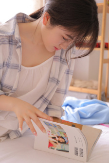 黑色背景国徽手机壁纸